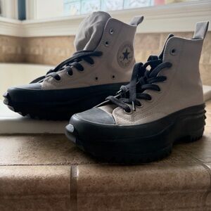 Converse Chuck Taylor platform women’s hikers